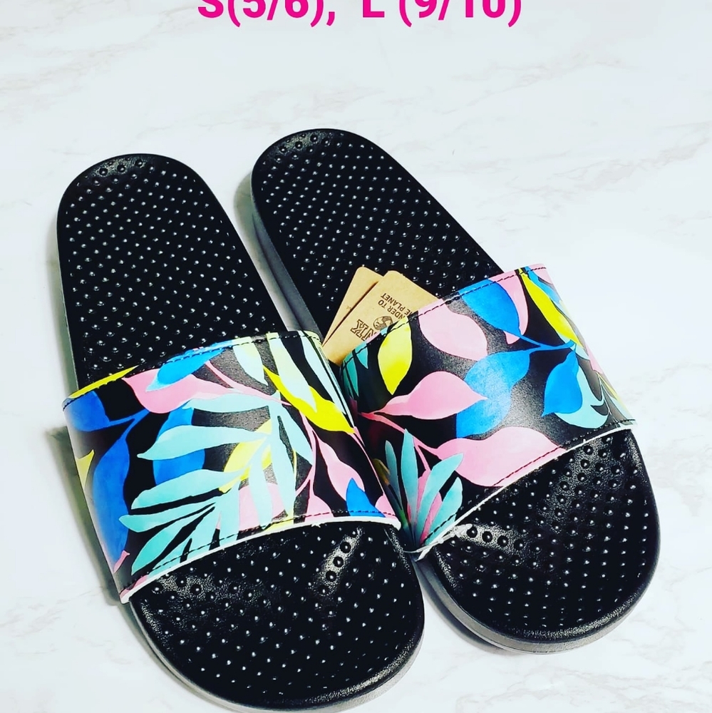 PINK TROPICAL FLORAL SLIDES